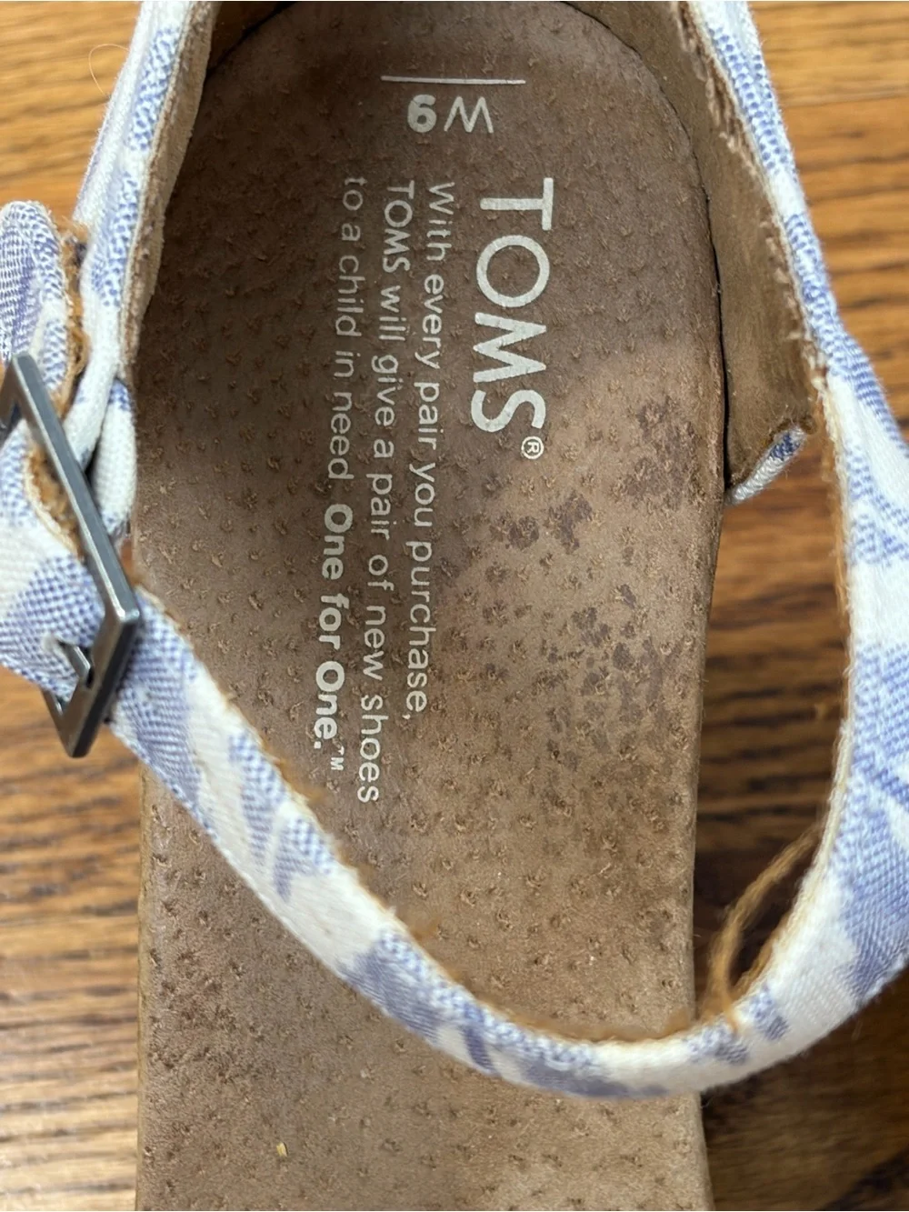 TOMS Chambray Sierra Ikat Boho Blue & White Wedge Heel Sandals (9)